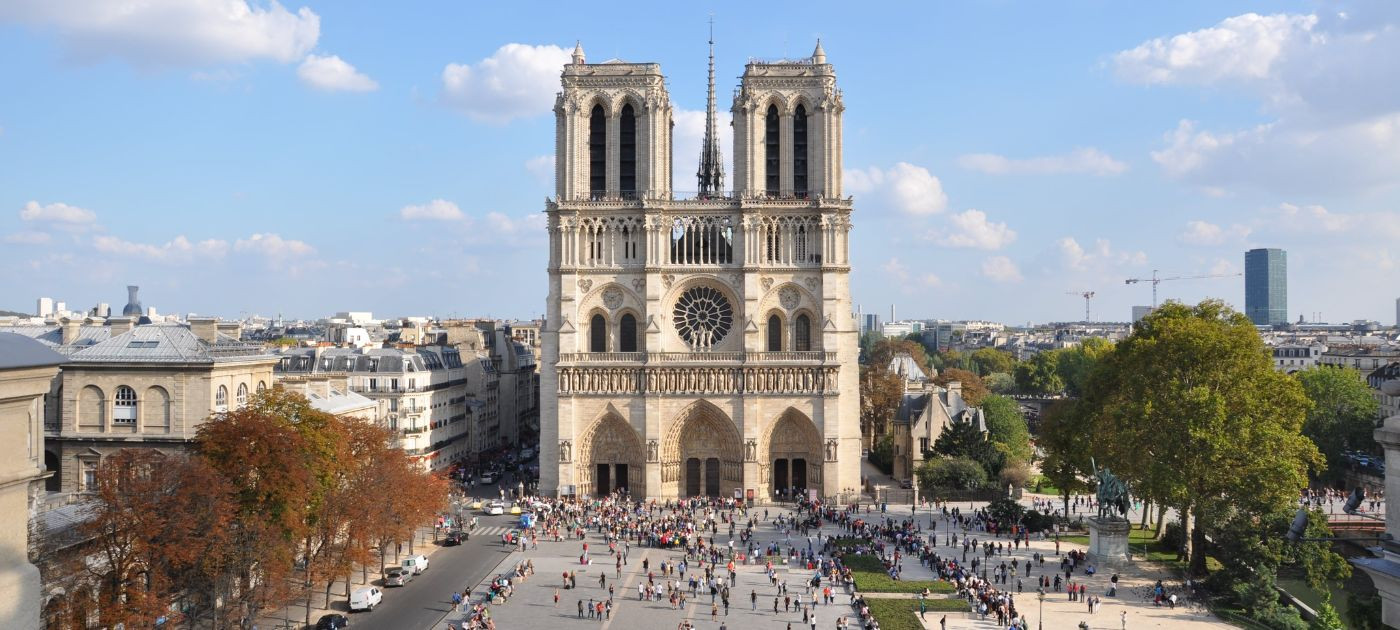 Façade de la Cathédrale Notre Dame de Paris